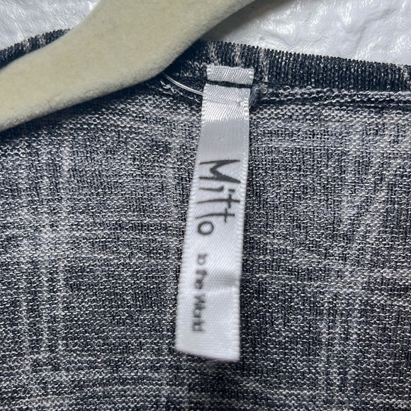 Motto black and white, short sleeve cardigan with fringe at bottom size large - Picture 5 of 8